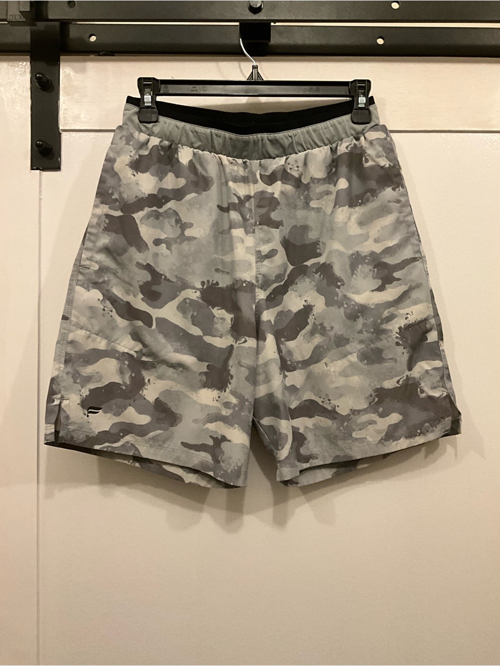 Fabletics The Fundamental Short Size Medium 7 Inch Inseam Grey Camo
